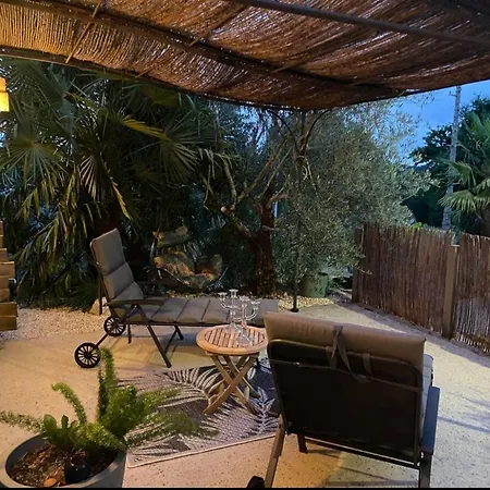 Elegante Avec Terrasse לינה וארוחת בוקר